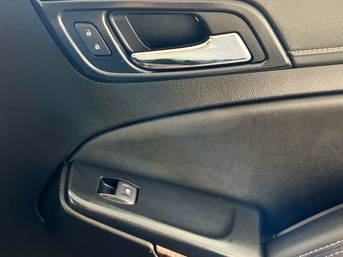 Used 2020 GMC Yukon SLT w/ Open Road Package image 32