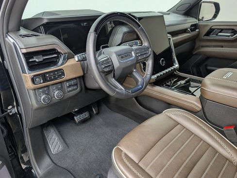 Used 2025 GMC Yukon XL Denali Ultimate image 4