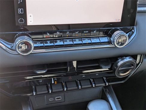 Used 2024 GMC Canyon Elevation w/ Convenience Package image 26