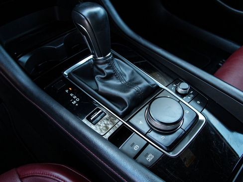 Used 2025 MAZDA MAZDA3 Carbon image 25