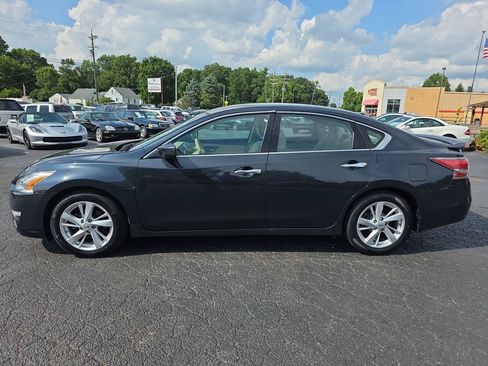 Used 2015 Nissan Altima 2.5 SV FWD image 19