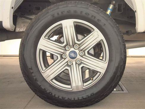 Used 2019 Ford F150 XLT w/ Equipment Group 302A Luxury AWD/4WD image 10
