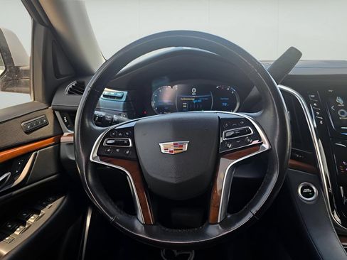 Used 2019 Cadillac Escalade Luxury AWD/4WD image 26
