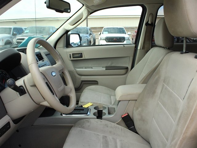 Used 2010 Ford Escape XLT AWD/4WD image 12