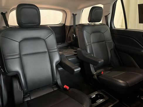 Used 2025 Lincoln Aviator AWD w/ Jet Appearance Package image 33