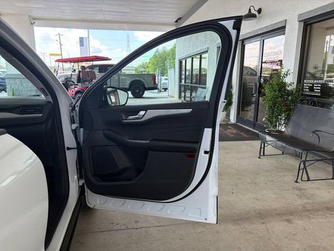 Used 2022 Ford Escape SEL FWD image 24