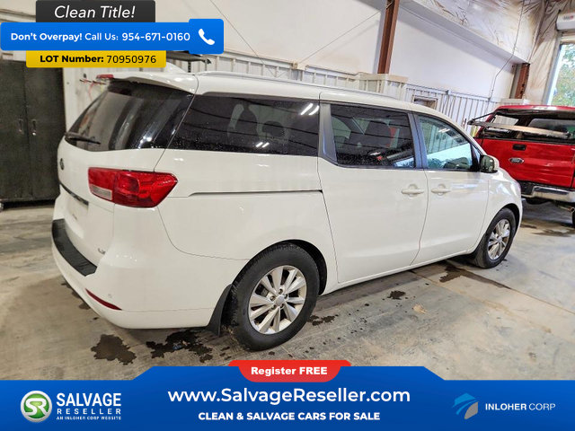Used 2016 Kia Sedona LX w/ Option Group 020 FWD image 4