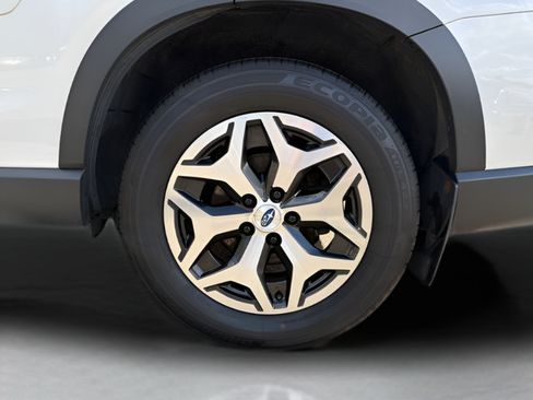 Used 2023 Subaru Forester Premium AWD/4WD image 18