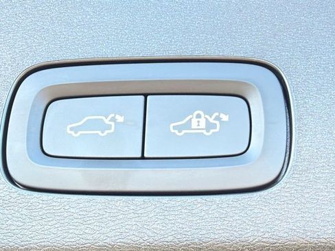 Used 2025 Volvo V60 B5 Cross Country Plus AWD/4WD image 9