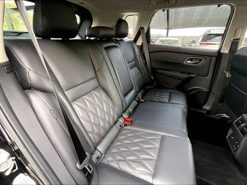 Certified 2022 Nissan Rogue Platinum w/ Head-Up Display Package image 20