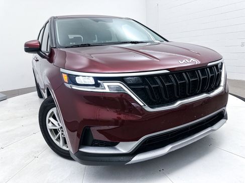 Certified 2024 Kia Carnival LX image 6