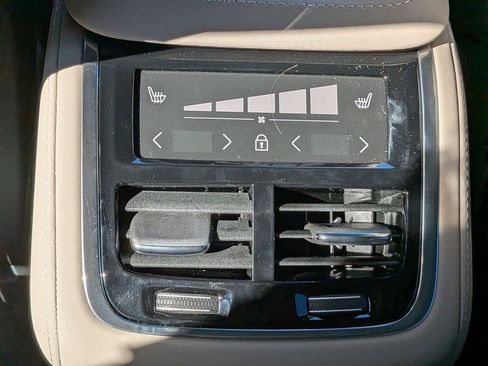 New 2026 Volvo XC90 B6 Plus w/ Protection Package Premier image 16