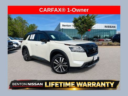 Used 2024 Nissan Pathfinder Platinum w/ Black Appearance Package FWD image 1