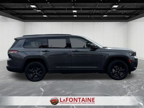 Used 2023 Jeep Grand Cherokee L Laredo AWD/4WD image 6
