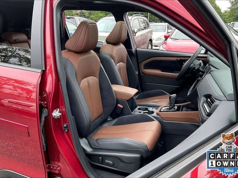 Certified 2025 Subaru Forester Touring w/ Popular Package - Touring AWD/4WD image 7