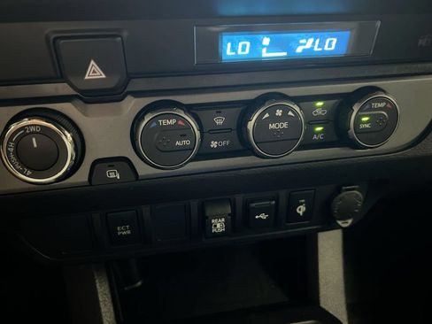 Used 2023 Toyota Tacoma TRD Off-Road AWD/4WD image 17