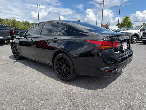 Used 2026 Nissan Altima 2.5 SR w/ SR Midnight Edition Package FWD image 7