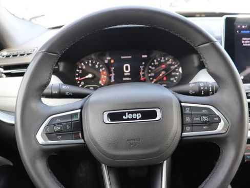 Used 2025 Jeep Compass Limited AWD/4WD image 19