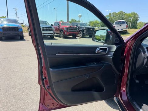 Used 2020 Jeep Grand Cherokee Limited AWD/4WD image 13