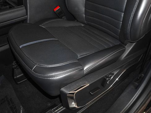 Used 2025 Ford F450 Platinum w/ FX4 Off-Road Package image 25