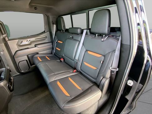 Used 2024 GMC Sierra 1500 AT4 w/ Technology Package AWD/4WD image 21