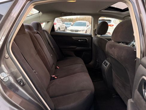 Used 2013 Nissan Altima 3.5 SV image 16