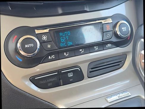 Used 2012 Ford Focus SEL image 22