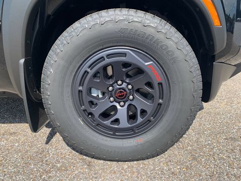 New 2026 Nissan Frontier Pro-X w/ Pro-X Convenience Package RWD image 3