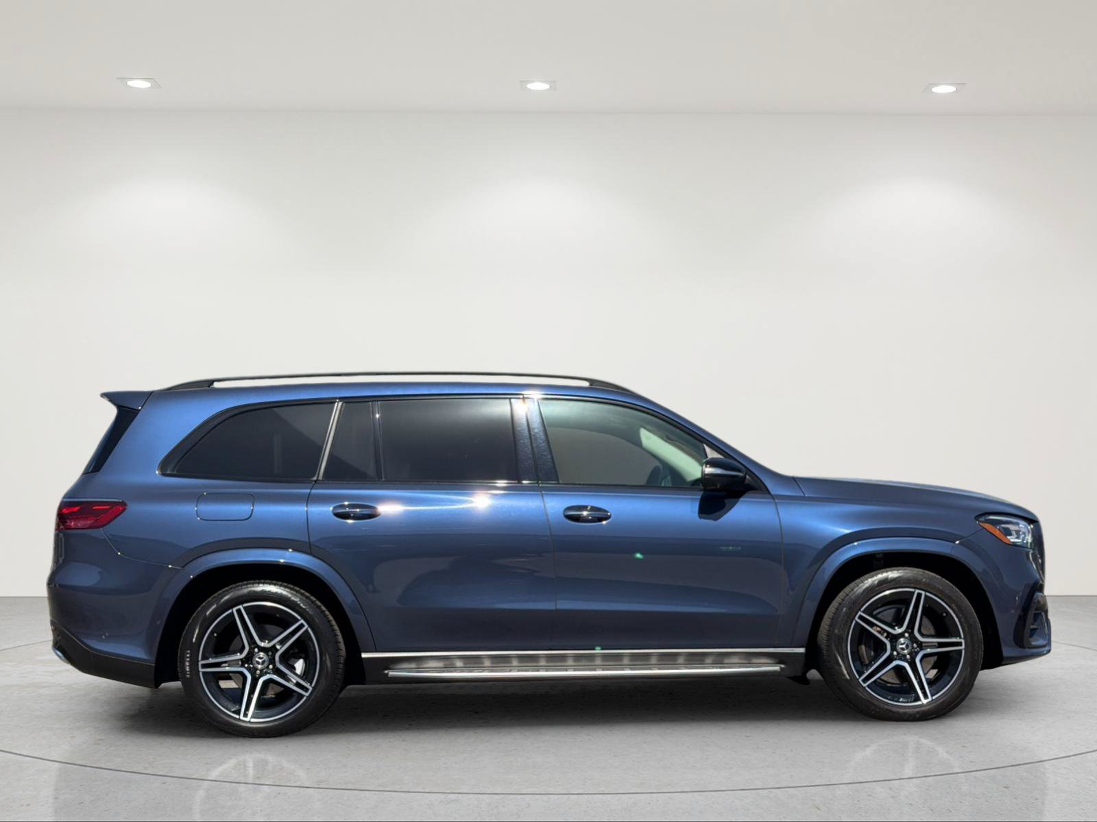 Used 2024 Mercedes-Benz GLS 450 4MATIC image 6