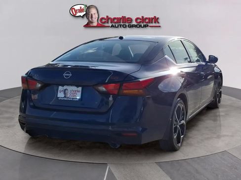 Used 2024 Nissan Altima 2.5 SR FWD image 6