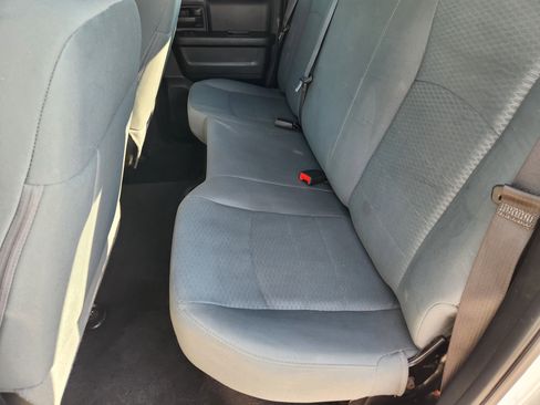 Used 2018 RAM 1500 Express RWD image 26