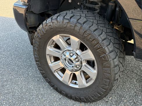 Used 2019 Ford F350 Platinum w/ Platinum Ultimate Package image 4