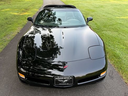 Used 2004 Chevrolet Corvette Coupe RWD image 13