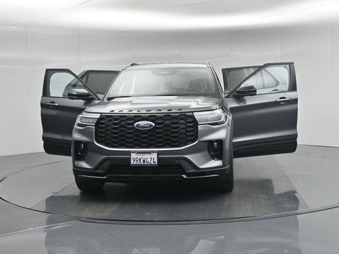 Used 2025 Ford Explorer ST-Line w/ Premium Package RWD image 32