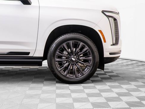 Certified 2025 Cadillac Escalade ESV Sport w/ LPO, ONYX Package image 41