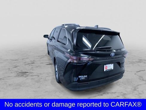 Certified 2025 Toyota Sienna XLE image 7