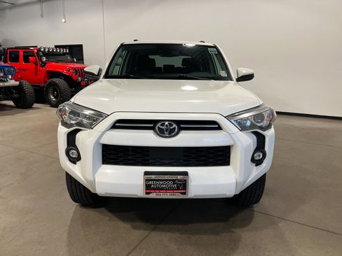Used 2022 Toyota 4Runner SR5 AWD/4WD image 8