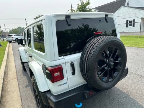 Used 2023 Jeep Wrangler Unlimited Sahara w/ Cold Weather Group AWD/4WD image 14