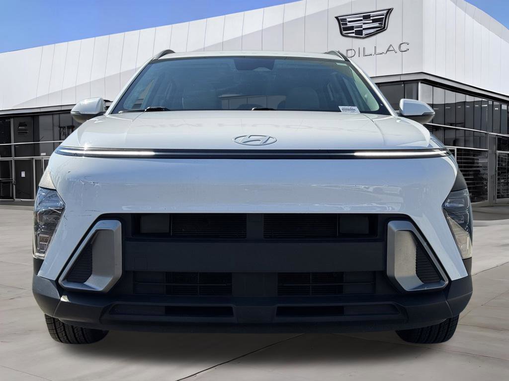 Used 2025 Hyundai Kona SEL FWD image 3