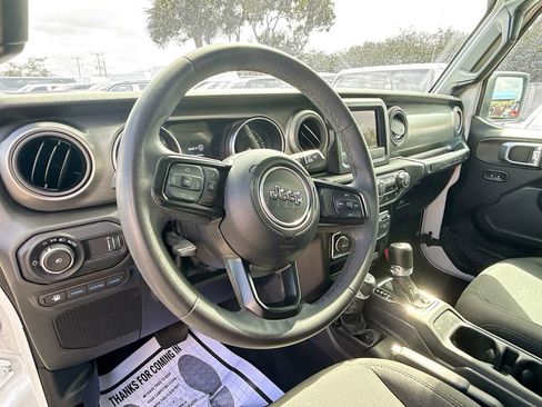 Used 2023 Jeep Wrangler Unlimited w/ Convenience Group image 12