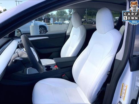 Used 2023 Tesla Model Y Performance image 23