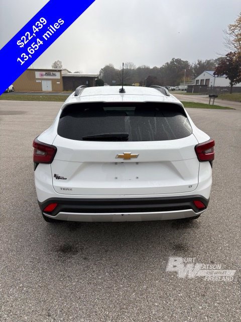 Used 2026 Chevrolet Trax LT FWD image 5