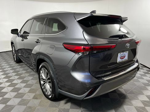 Used 2021 Toyota Highlander Platinum image 7