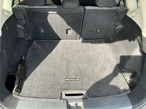 Used 2021 Nissan Rogue SV image 14