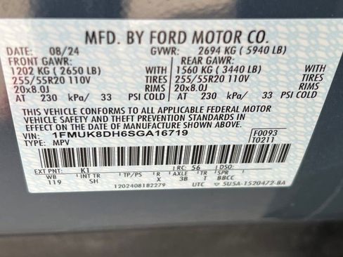 Used 2025 Ford Explorer Active AWD/4WD image 27