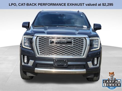 Used 2022 GMC Yukon XL Denali w/ Denali Premium Package image 3