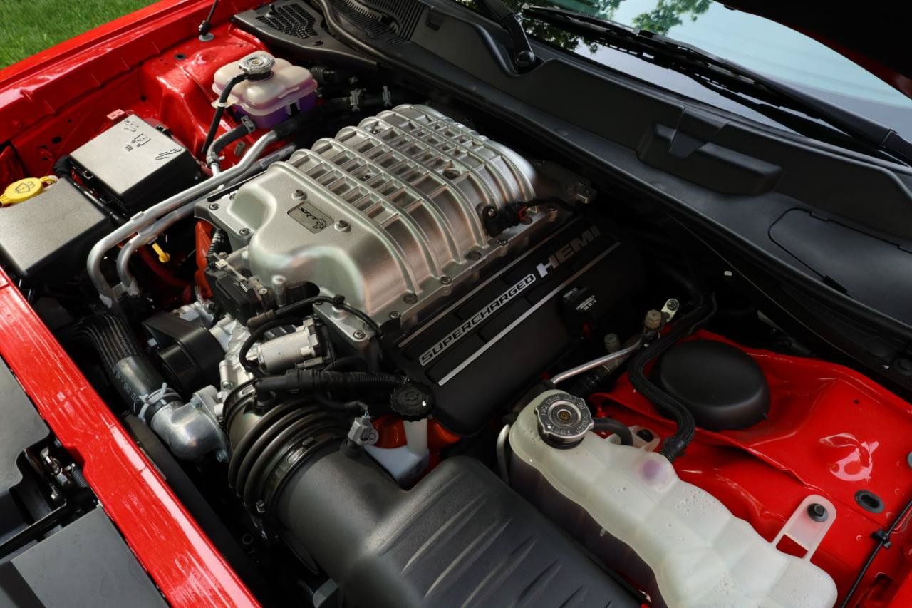 Used 2017 Dodge Challenger SRT Hellcat RWD image 39