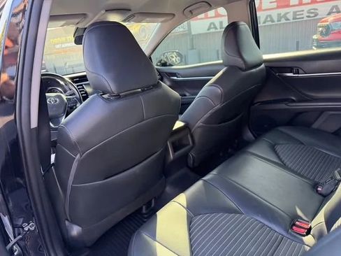 Used 2019 Toyota Camry SE FWD image 13