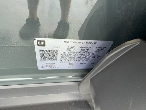 Used 2025 Chevrolet Trax LS FWD image 29