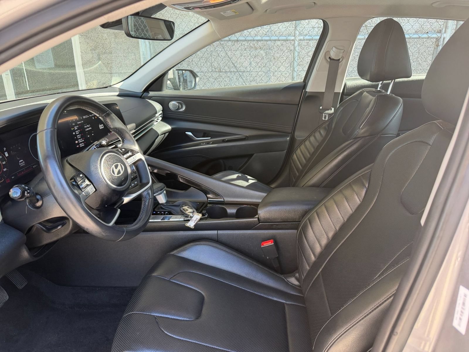 Used 2025 Hyundai Elantra Limited FWD image 27